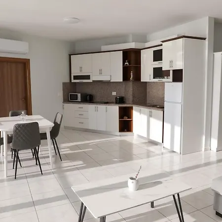 Beachfront Luxury Residences- 12 S * ドゥラス