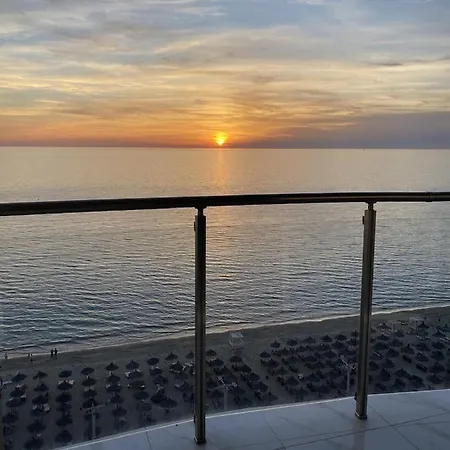 Beachfront Luxury Residences- 12 S * ドゥラス