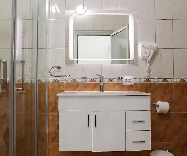 Beachfront Luxury Residences- 12 S Durrës